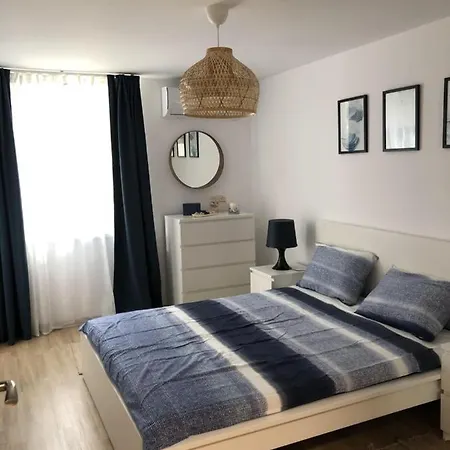 Apartament Tudor - *